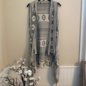 Blanket pattern sleeveless cardigan